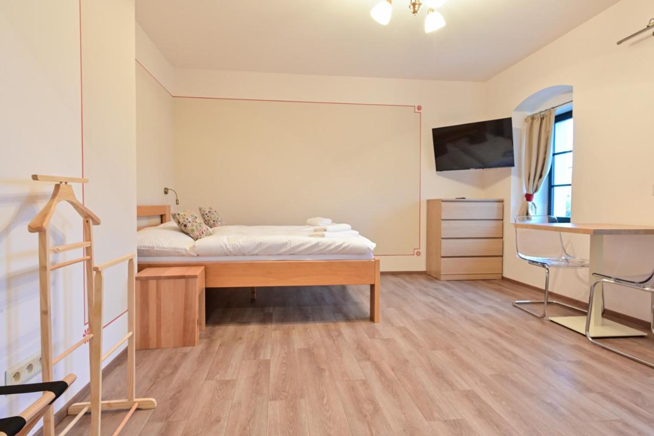 Wellness Na Vceli Lazne - Apispa - Apiterapeut-cz - 5 Procedur Apartment Karlovy Vary