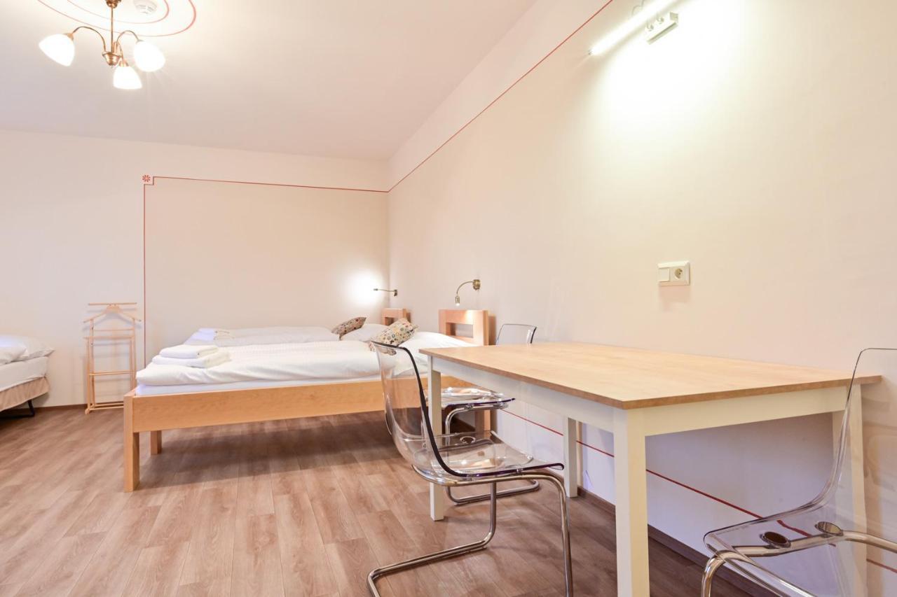 Wellness Na Vceli Lazne - Apispa - Apiterapeut-cz - 5 Procedur Apartment Karlovy Vary