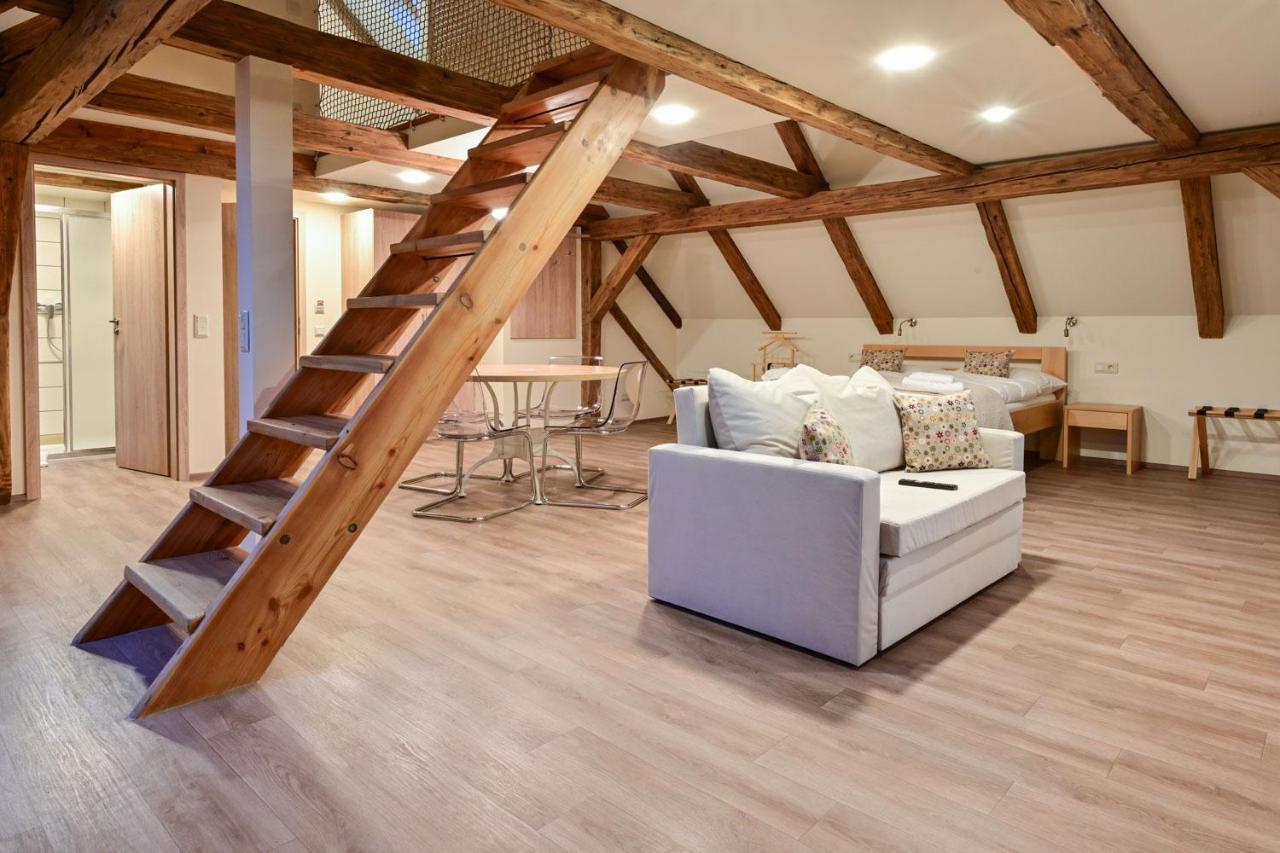 Wellness Na Vceli Lazne - Apispa - Apiterapeut-cz - 5 Procedur Karlovy Vary