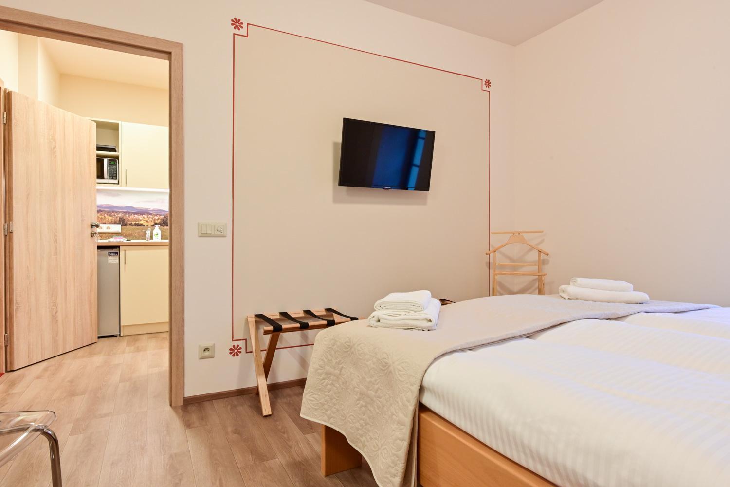 Wellness Na Vceli Lazne - Apispa - Apiterapeut-cz - 5 Procedur Karlovy Vary